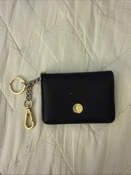 Steve Madden Handbags - Steve Madden Black Leather Card Wallet with Gold Keychain